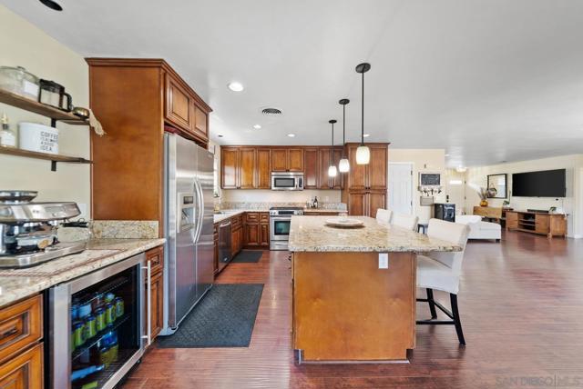 10263 Avenida Real, Lakeside CA: https://media.crmls.org/mediaz/0c2b8c8f-a358-4cf8-80b0-f5c8048b7fe2.jpg