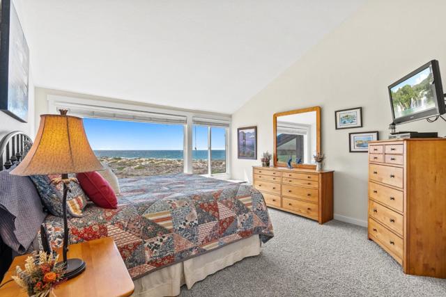 338 Monterey Dunes Way, Moss Landing CA: https://media.crmls.org/mediaz/0c2b8ca4-171e-42f4-9e2e-09be0db91a84.jpg