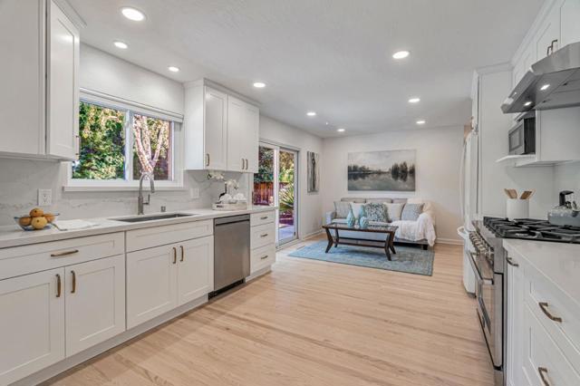 141 Cambrian View Way, Los Gatos CA: https://media.crmls.org/mediaz/0c2bbe04-ad66-434a-918e-740daadf53b2.jpg