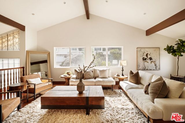 2617 Sleepy Hollow Place, Glendale CA: https://media.crmls.org/mediaz/0c2bc10e-9735-4676-bcd7-7e1212b436b9.jpg