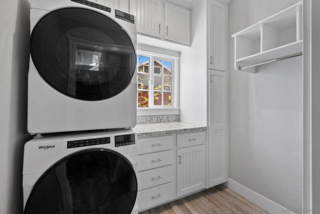 523 9th St, Imperial Beach CA: https://media.crmls.org/mediaz/0c2bf4a0-a5ef-450a-9ffb-1d6aeae0f1b5.jpg
