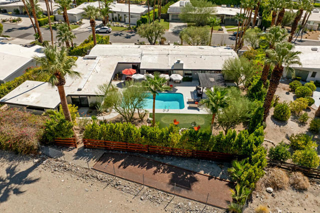 783 N Rose Avenue, Palm Springs CA: https://media.crmls.org/mediaz/0c2c2ab9-ad06-441c-91fc-7827ea366773.jpg