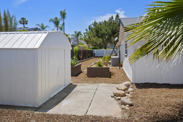 8620 Atlas View Drive, Santee CA: https://media.crmls.org/mediaz/0c2c39eb-83f3-403c-8ee0-fb2da9e60ece.jpg