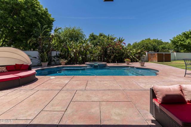 3007 Springbank Court, Bakersfield CA: https://media.crmls.org/mediaz/0c2cbb7d-d4b1-44f5-8f96-8a1be2c234f9.jpg