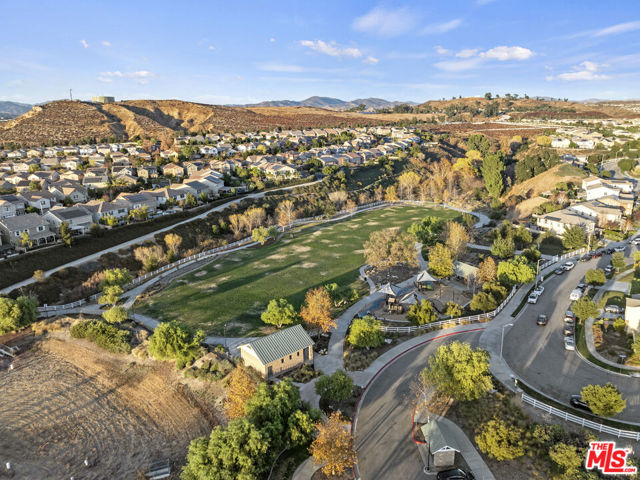 26420 Township Street, Santa Clarita CA: https://media.crmls.org/mediaz/0c2ccf76-8be7-4bb7-bcb9-aa6e769e64e1.jpg
