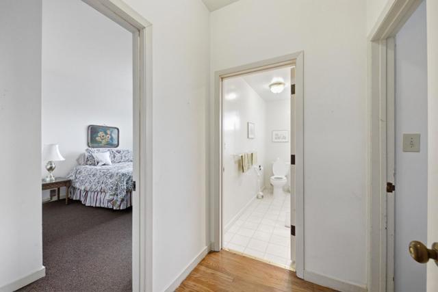 3900 Balboa Street, San Francisco CA: https://media.crmls.org/mediaz/0c2da386-f9de-44f7-978c-6b9f654c75fb.jpg