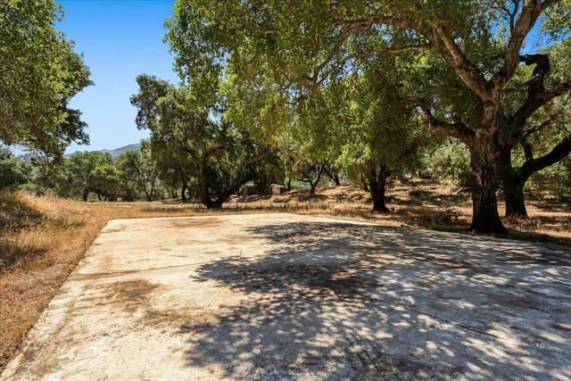 47292 Arroyo Seco Road, Greenfield CA: https://media.crmls.org/mediaz/0c2e214f-2a6d-4124-b98d-12e1d41333e1.jpg