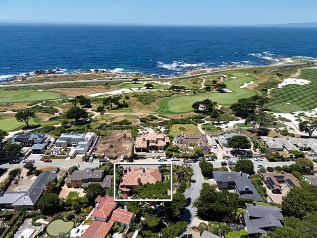 3017 Cormorant Road, Pebble Beach CA: https://media.crmls.org/mediaz/0c2eea4b-b2c2-472e-bdb8-9cff71d16736.jpg
