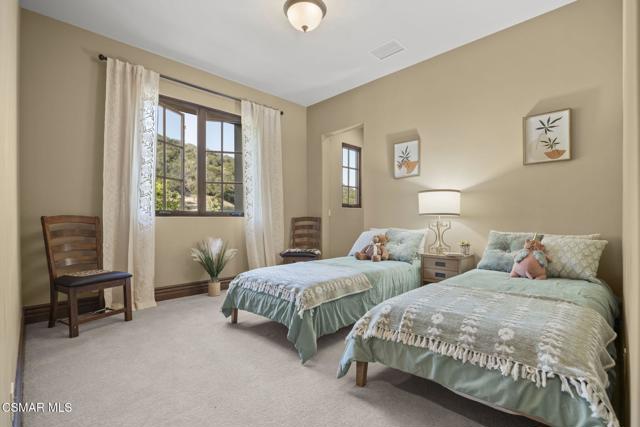 82 Queens Garden Drive, Thousand Oaks CA: https://media.crmls.org/mediaz/0c2f1cd9-047e-433b-8f12-afc44d98ea06.jpg