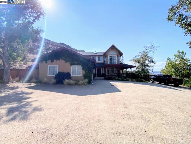 31733 Lake Meadow Rd, Acton CA: https://media.crmls.org/mediaz/0c2f31cb-b873-405e-9486-01999ebcdf33.jpg