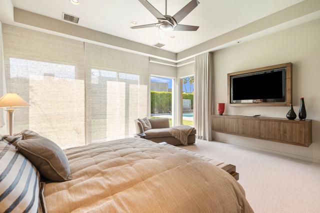28 Sun Ridge Circle, Rancho Mirage CA: https://media.crmls.org/mediaz/0c2f47ac-a920-47f2-88d9-f8e41ede3901.jpg