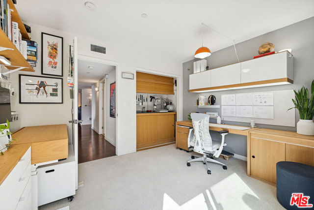 1150 S Oxford Avenue, Los Angeles CA: https://media.crmls.org/mediaz/0c2f9f97-fcd6-4149-b42e-2bc13fa828a8.jpg