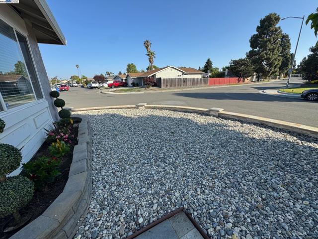 34288 Torrington Pl, Fremont CA: https://media.crmls.org/mediaz/0c2ff8f9-2e1f-4a1f-a668-0ca530c21056.jpg