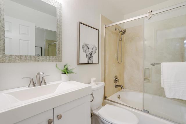 1658 Parkview Green Circle, San Jose CA: https://media.crmls.org/mediaz/0c30b8ad-4ff0-4625-8bce-622e1eea5938.jpg