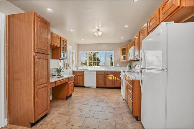 417 Lynn Avenue, Antioch CA: https://media.crmls.org/mediaz/0c30cd89-01ed-4afa-bd82-9a9f973d7c0b.jpg