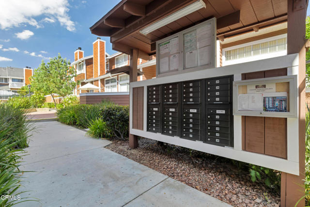19431 Sherman Way, Reseda CA: https://media.crmls.org/mediaz/0c3104ca-d59e-40d2-8c57-1b522746748b.jpg