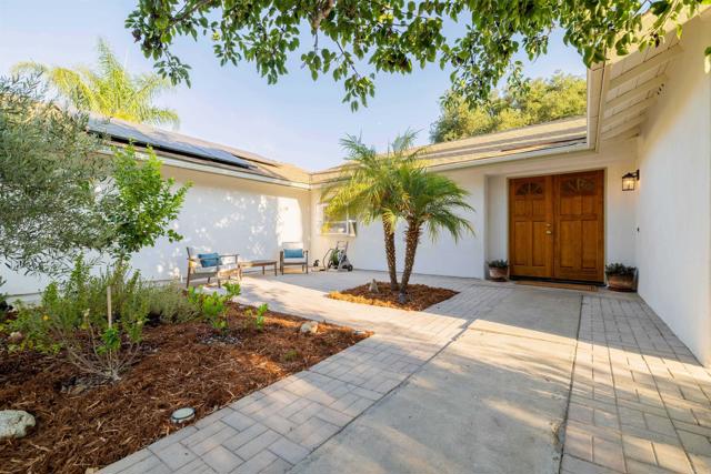 Detail Gallery Image 2 of 45 For 1454 Romance Rd, Escondido,  CA 92029 - 3 Beds | 2 Baths