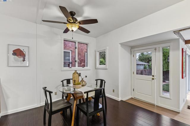 3215 Liberty Ave, Alameda CA: https://media.crmls.org/mediaz/0c324651-12ed-4b0f-87c6-9461ac6712c2.jpg