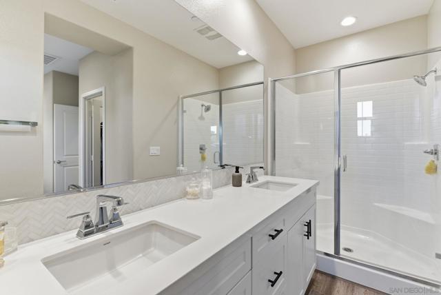 4382 Pacifica Way, Oceanside CA: https://media.crmls.org/mediaz/0c32f445-38f4-4e06-ba5c-49e4906f01dd.jpg