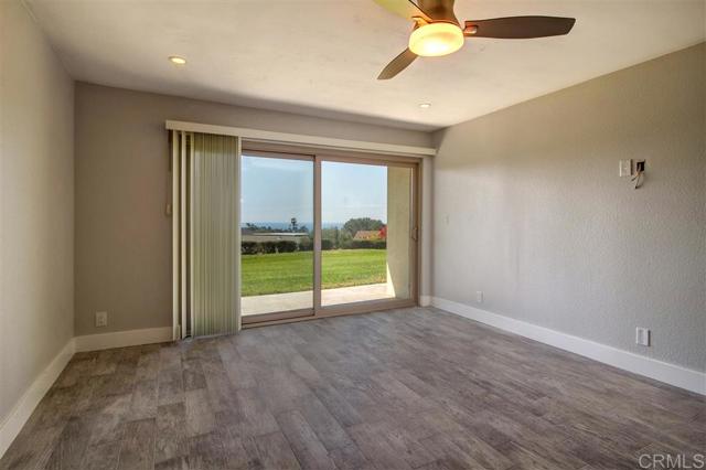 Detail Gallery Image 11 of 25 For 640 W Solana Cir #13,  Solana Beach,  CA 92075 - 2 Beds | 2 Baths