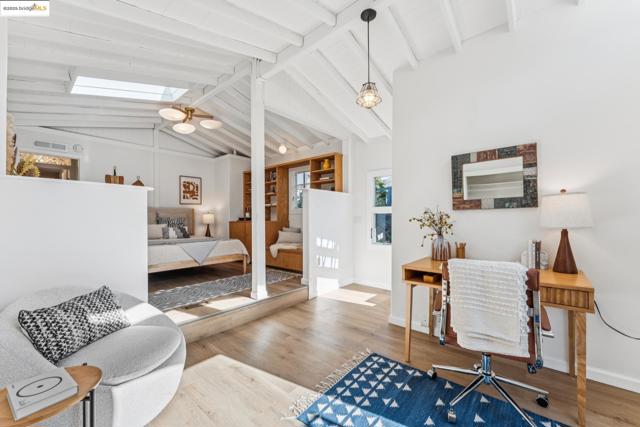 350 Henry St, Oakland CA: https://media.crmls.org/mediaz/0c33b5c3-d2dc-4c0a-9a9a-0c232f816120.jpg