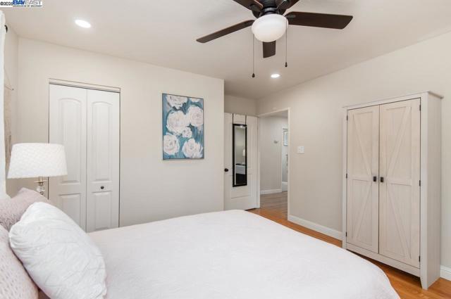 16560 Russell Ct, San Leandro CA: https://media.crmls.org/mediaz/0c34abe0-6eb9-4fcc-883a-1578e10b093e.jpg