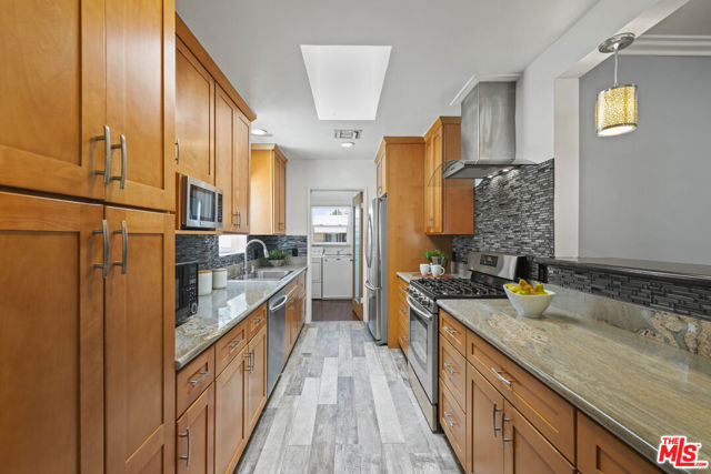 8136 Genesta Avenue, Lake Balboa CA: https://media.crmls.org/mediaz/0c34ad05-f4af-497c-bf9b-00fe62743a9b.jpg