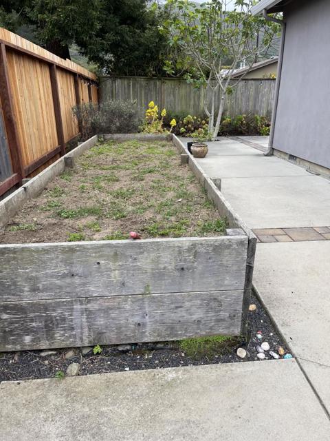1676 Toledo Court, Pacifica CA: https://media.crmls.org/mediaz/0c35ac89-fb3a-40d0-855d-da8e66def966.jpg