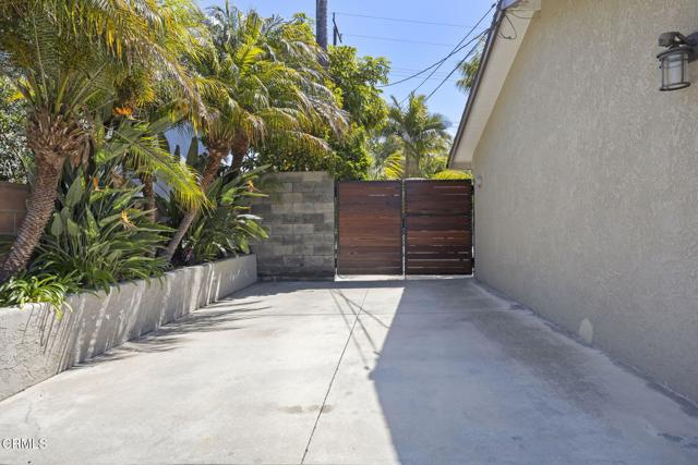 354 Arnett Avenue, Ventura CA: https://media.crmls.org/mediaz/0c366c59-8700-4ed2-9c30-e06e8d662e83.jpg