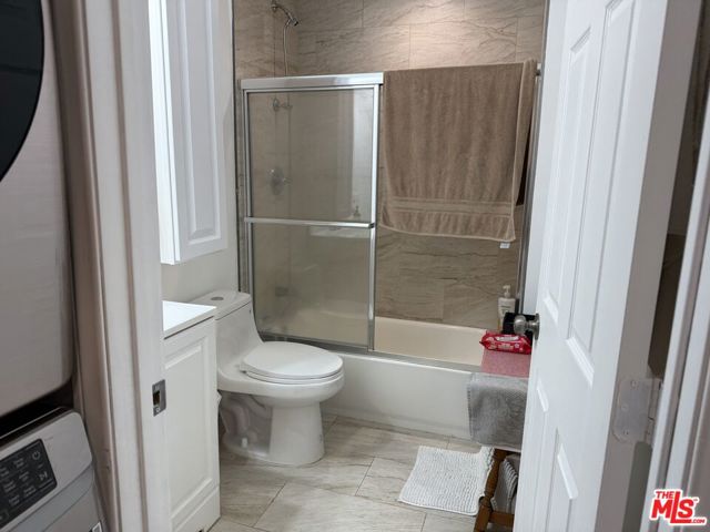 1501 Hartsook Street, Sherman Oaks CA: https://media.crmls.org/mediaz/0c36ac5d-1791-4ef9-9075-0ebdb9e20a70.jpg