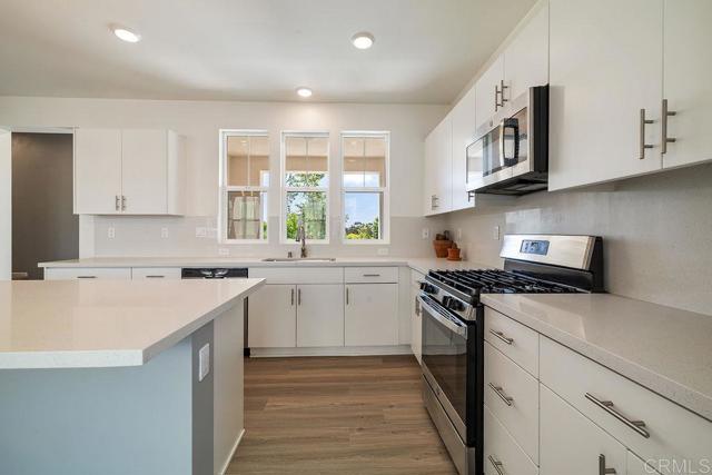 5241 Rockfish Lane, San Diego CA: https://media.crmls.org/mediaz/0c37649f-0676-43a3-85fc-89a4509b6594.jpg