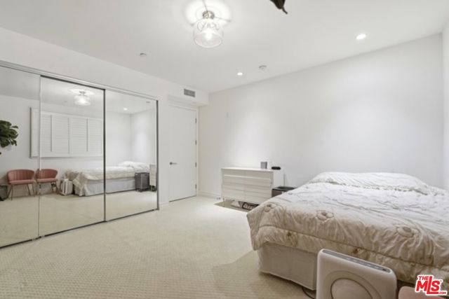 4661 Wilshire Boulevard, Los Angeles CA: https://media.crmls.org/mediaz/0c3797a9-7f16-41ab-b110-bafd73ed9272.jpg