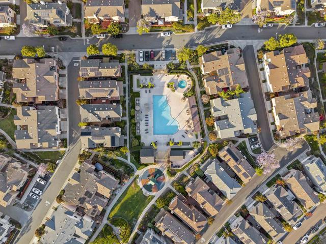 2194 Honeybee Street, Chula Vista CA: https://media.crmls.org/mediaz/0c388910-aa6d-4f3a-8426-4709110f47df.jpg