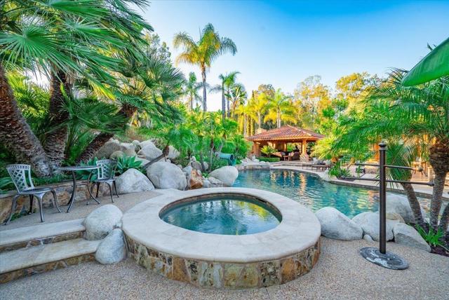 15397 Rock Creek Ln, El Cajon CA: https://media.crmls.org/mediaz/0c38b026-645d-4f5a-bcb3-713f106b9e41.jpg