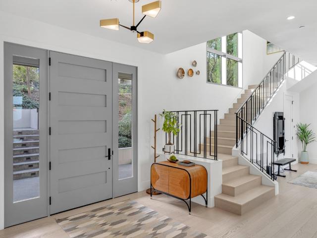 60 Glengarry Way, Hillsborough CA: https://media.crmls.org/mediaz/0c39a16f-26d5-4ea0-9c2c-31431fb76943.jpg