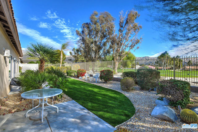 9122 SILVER STAR Avenue, Desert Hot Springs CA: https://media.crmls.org/mediaz/0c3a6a65-4865-4356-9a74-3f86bc93b00a.jpg
