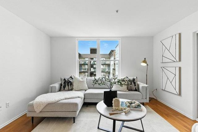 8200 Oceanview Terrace, San Francisco CA: https://media.crmls.org/mediaz/0c3ac187-e6c0-4a6d-9a95-50de702fbe0e.jpg