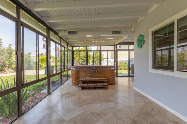 348 Avenida De Las Rosas, Encinitas CA: https://media.crmls.org/mediaz/0c3be96a-5123-427c-a7ce-3f6066b03461.jpg