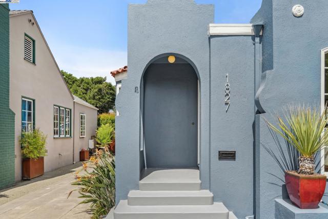 1827 Moreland Dr, Alameda CA: https://media.crmls.org/mediaz/0c3d209c-223b-4d53-9564-bf641d4031bb.jpg