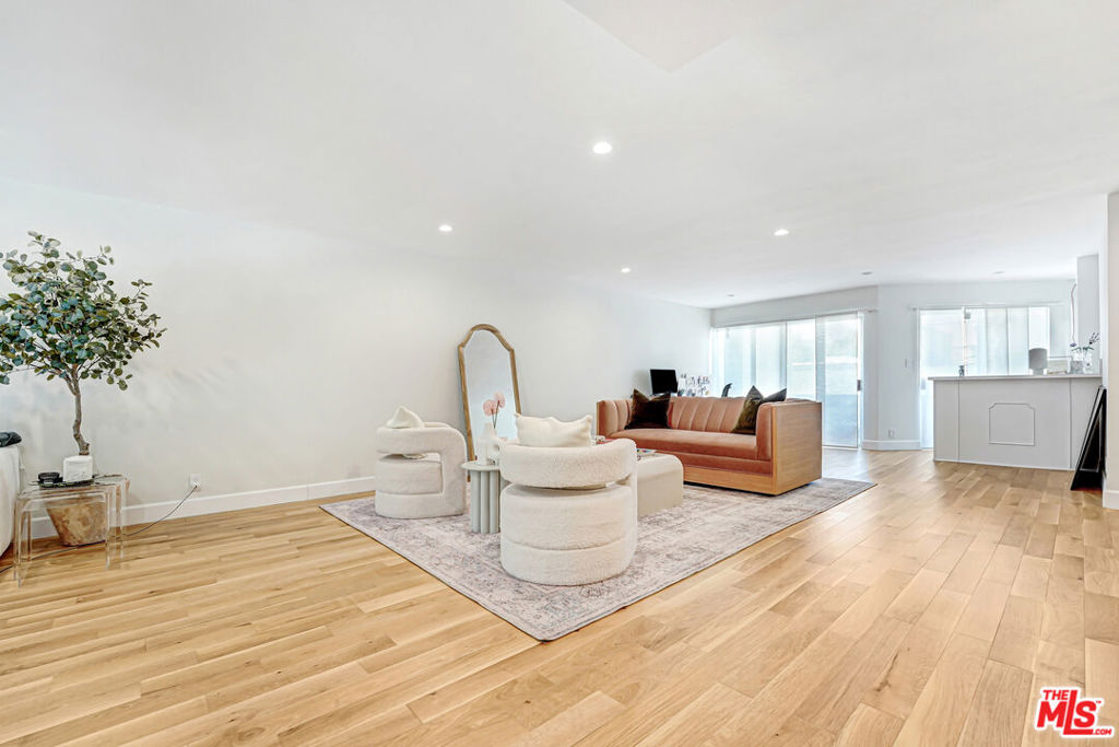 339 N Oakhurst Drive #404