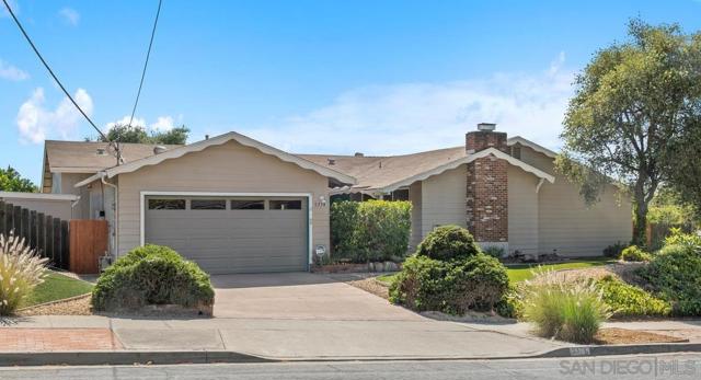5374 Wellesley Street, La Mesa CA: https://media.crmls.org/mediaz/0c3d8ae0-edcf-42d0-a9e5-d61d74e4dc8e.jpg