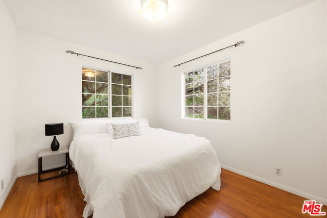 1675 Happy Trail, Topanga CA: https://media.crmls.org/mediaz/0c3da770-b33b-4b9a-98af-369f52510902.jpg