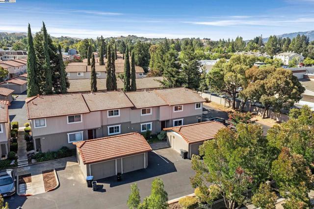 543 Tawny Dr, Pleasanton CA: https://media.crmls.org/mediaz/0c3ddc89-07cb-44fd-b1b9-a163ba59ada7.jpg