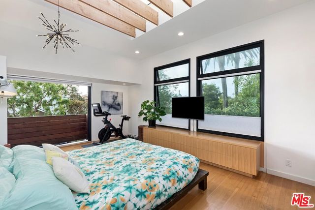 832 Superba Avenue, Venice CA: https://media.crmls.org/mediaz/0c3ea9e2-1179-433f-938f-2b122c3ea730.jpg
