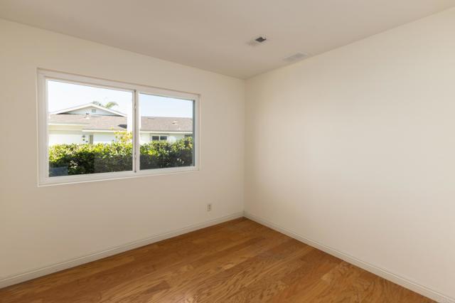 6462 Camino Del Parque, Carlsbad CA: https://media.crmls.org/mediaz/0c3f475d-bb59-40d4-ada3-65aff7178a13.jpg