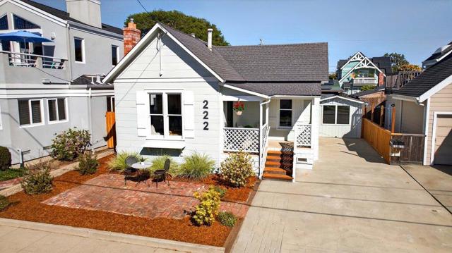 222 2nd Avenue, Santa Cruz CA: https://media.crmls.org/mediaz/0c3fd5a0-5a7e-4c91-ae88-f973985f4c52.jpg
