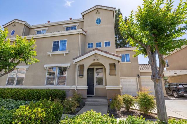 5588 Cedar Garden Court, San Jose CA: https://media.crmls.org/mediaz/0c4044f6-d291-4097-94f3-7b11f810416a.jpg