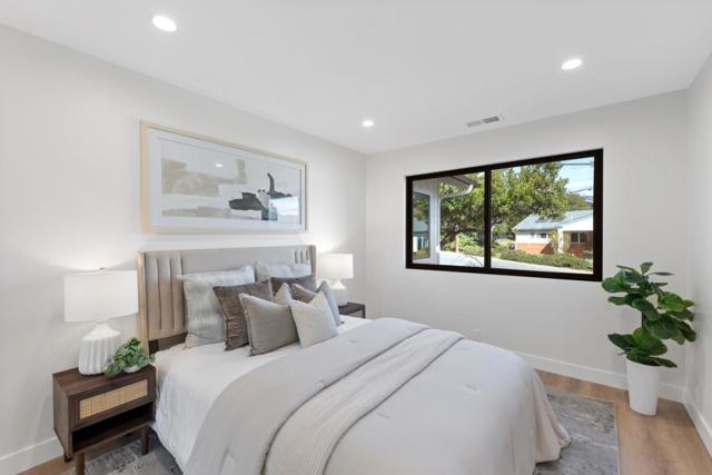 3845 East Lake Way, Redwood City CA: https://media.crmls.org/mediaz/0c40b659-7ea8-4f2b-b102-4bca555df6a8.jpg