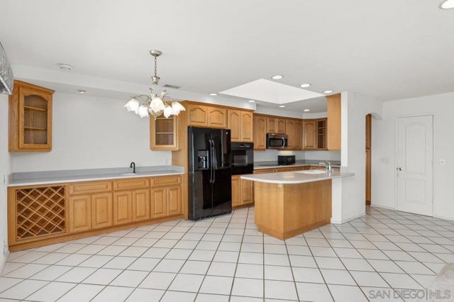 6276 Del Paso Ave, San Diego CA: https://media.crmls.org/mediaz/0c41a37a-d227-4a40-9e3c-91917780495f.jpg