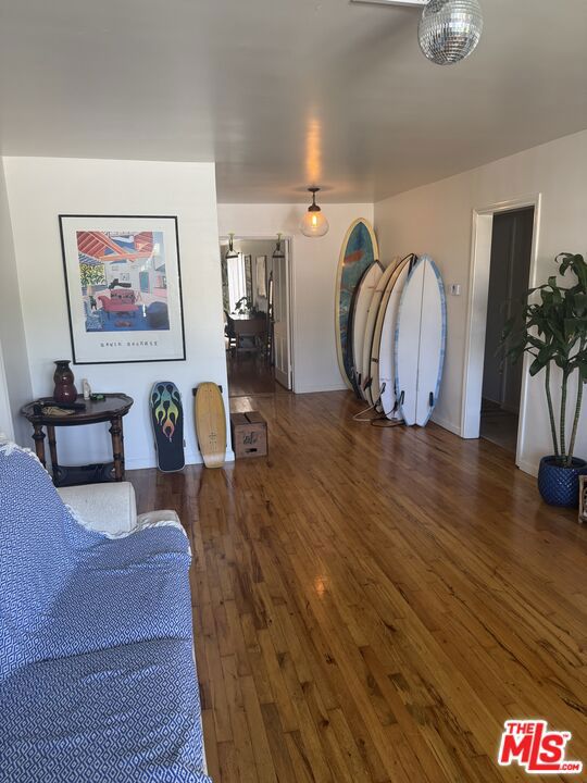 3461 Redwood Avenue, Los Angeles CA: https://media.crmls.org/mediaz/0c41f80a-9802-4c61-8103-eea0c32811e6.jpg